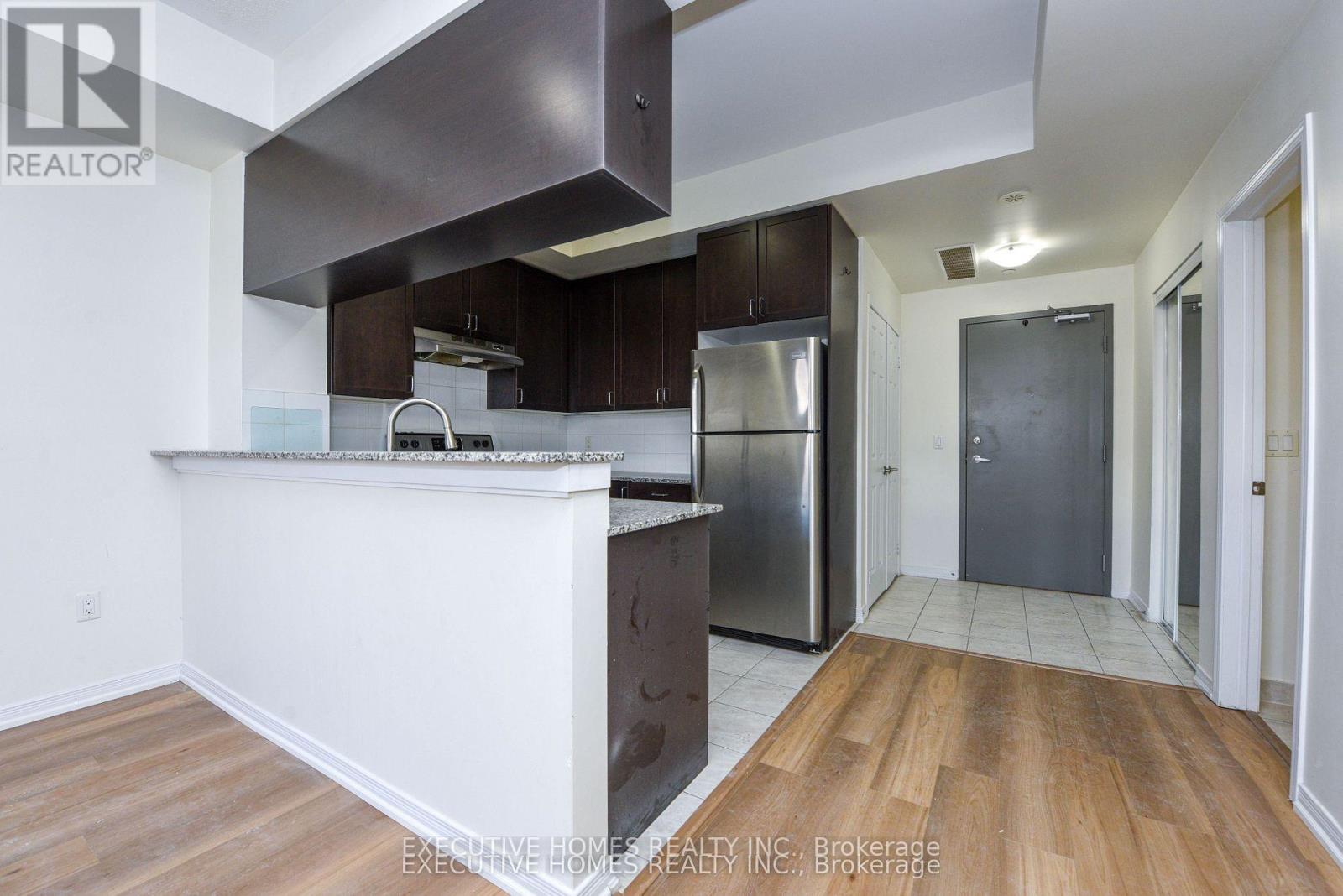 101 - 54 Sky Harbour Drive, Brampton, Ontario  L5Y 6B9 - Photo 9 - W12916762