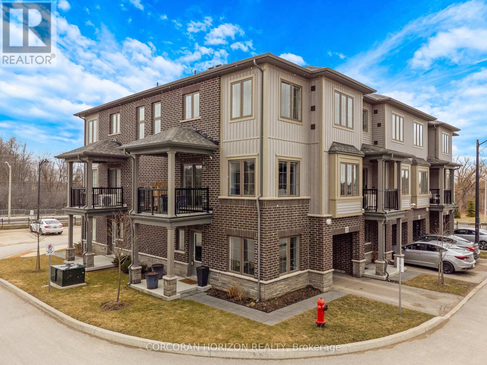 70 - 124 Compass Trail, Cambridge, Ontario  N3E 0E3 - Photo 2 - X12916598