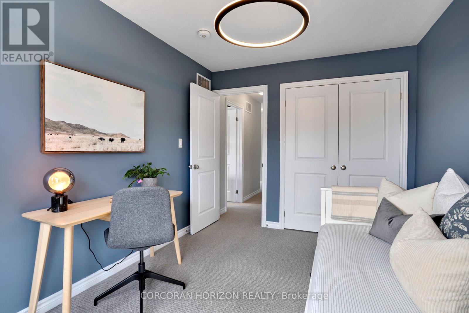 70 - 124 Compass Trail, Cambridge, Ontario  N3E 0E3 - Photo 34 - X12916598