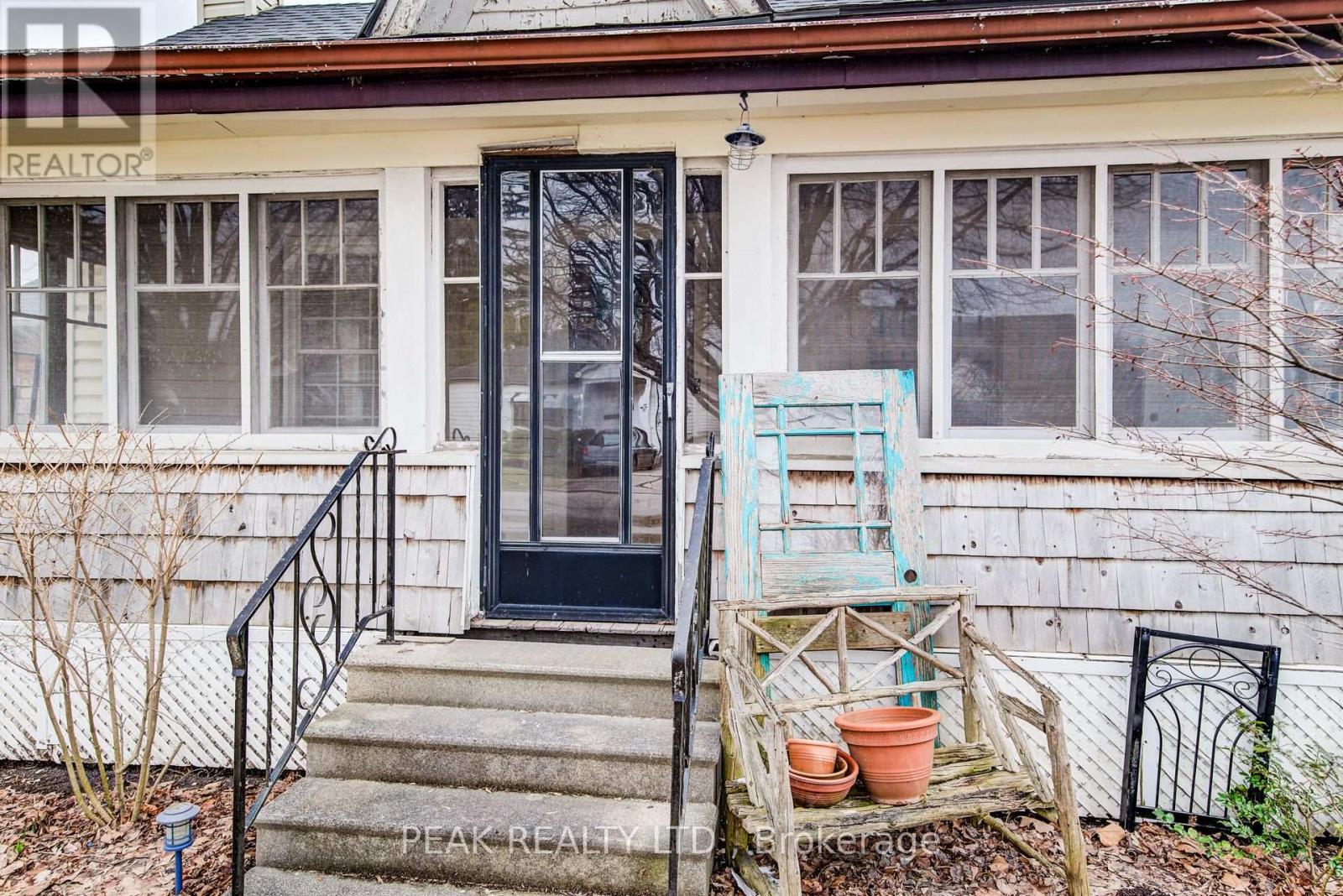 186 Norwich Avenue, Woodstock, Ontario  N4S 3V6 - Photo 3 - X12916616