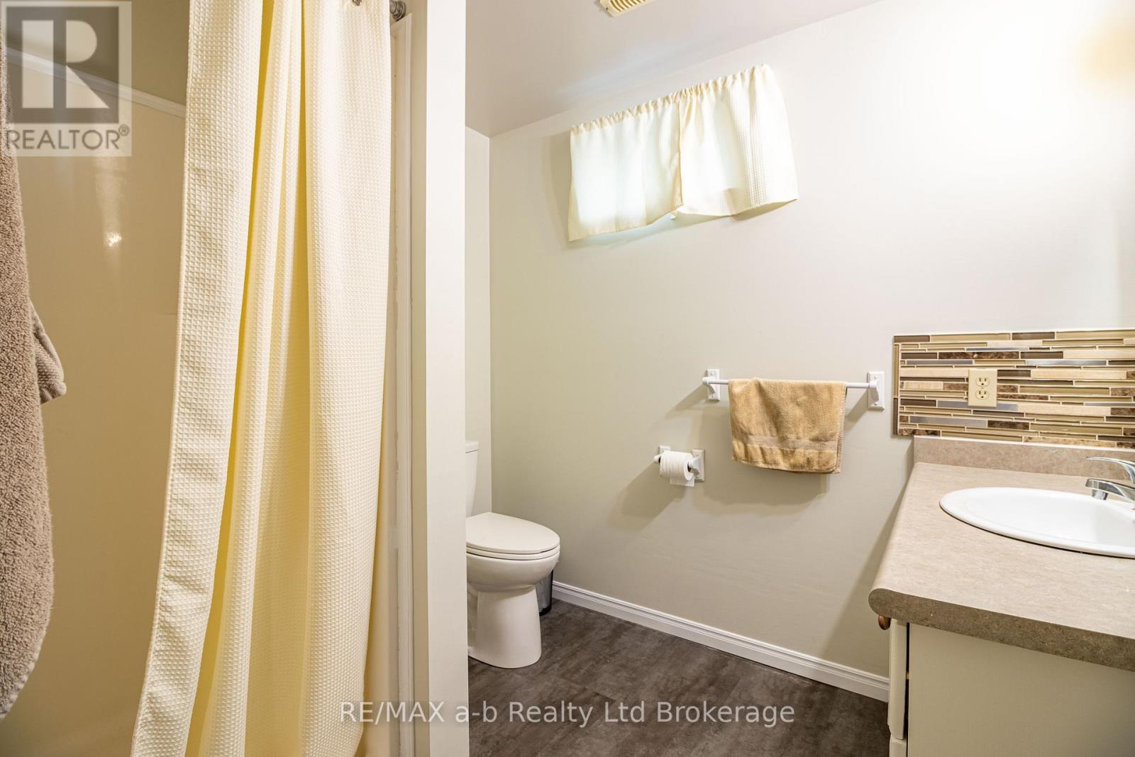 18 Oriole Crescent, Woodstock, Ontario  N4T 1T1 - Photo 21 - X12765442