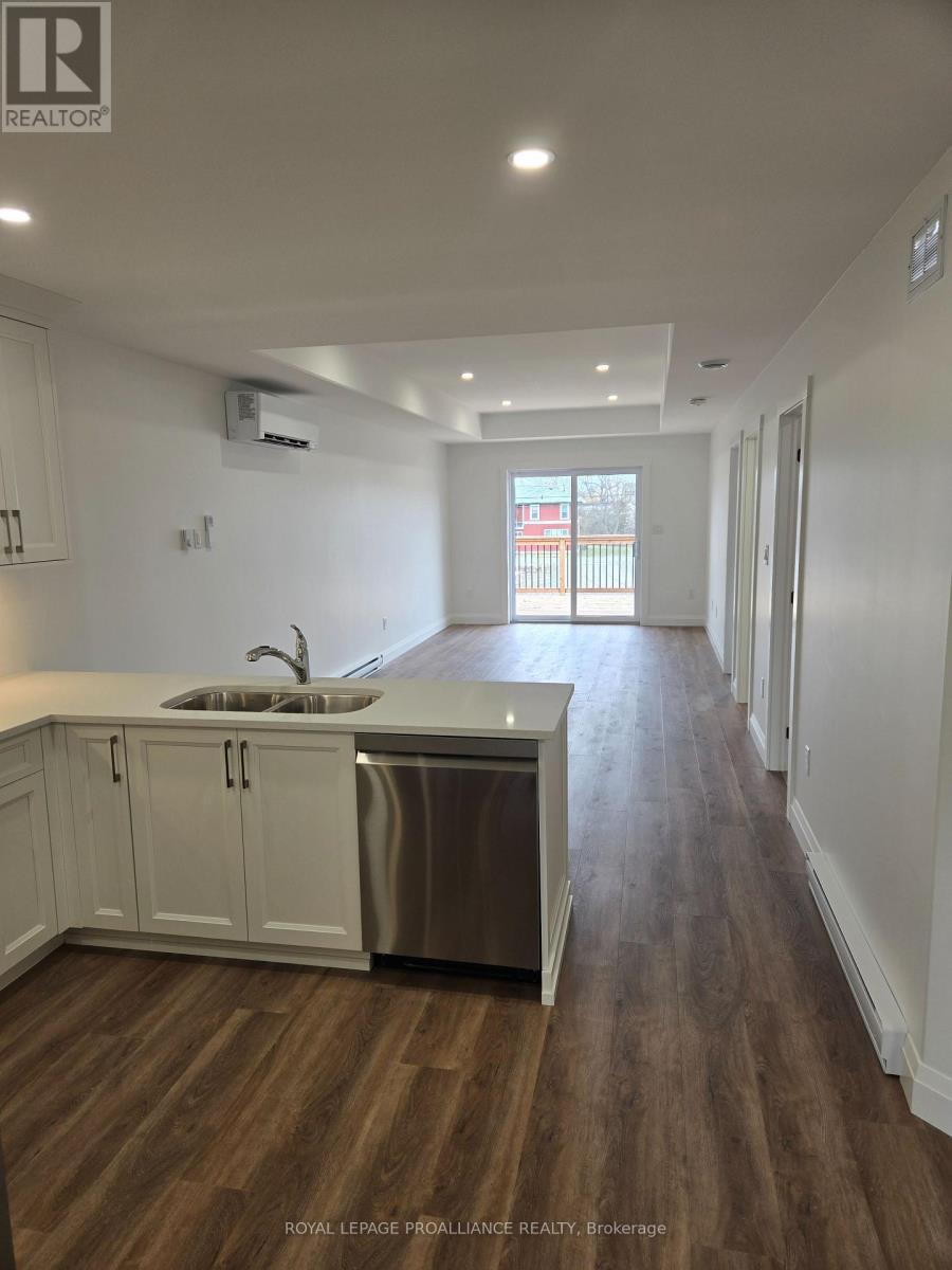 2 - 92 Lywood Street, Belleville, Ontario  K0K 1K0 - Photo 5 - X12776522