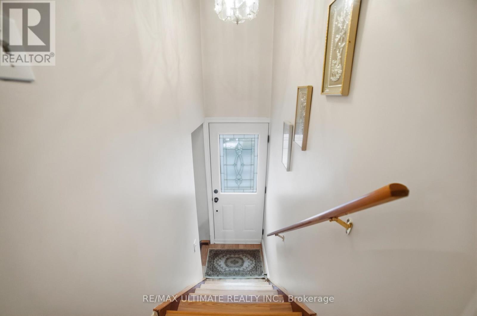48 Savona Drive, Toronto, Ontario  M8W 4V1 - Photo 17 - W12915548