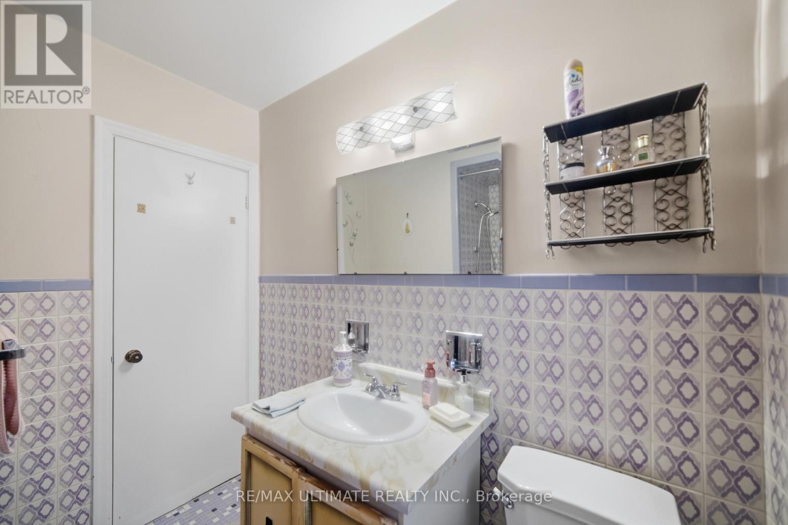 48 Savona Drive, Toronto, Ontario  M8W 4V1 - Photo 26 - W12915548