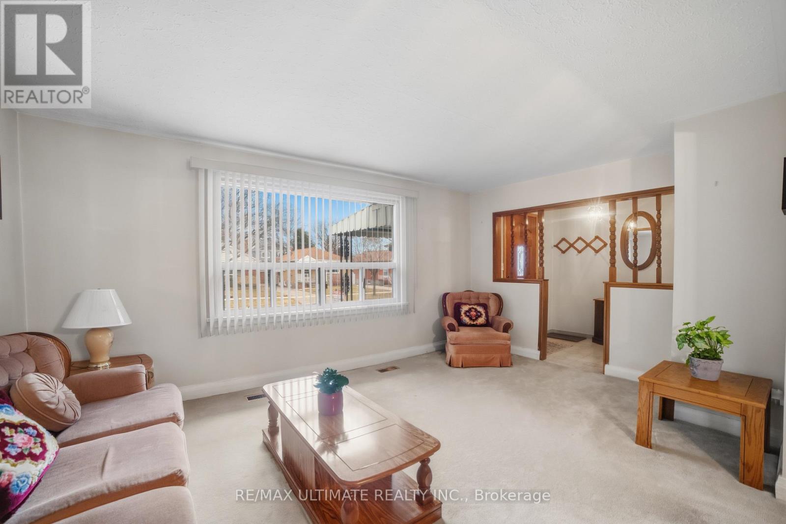 48 Savona Drive, Toronto, Ontario  M8W 4V1 - Photo 8 - W12915548