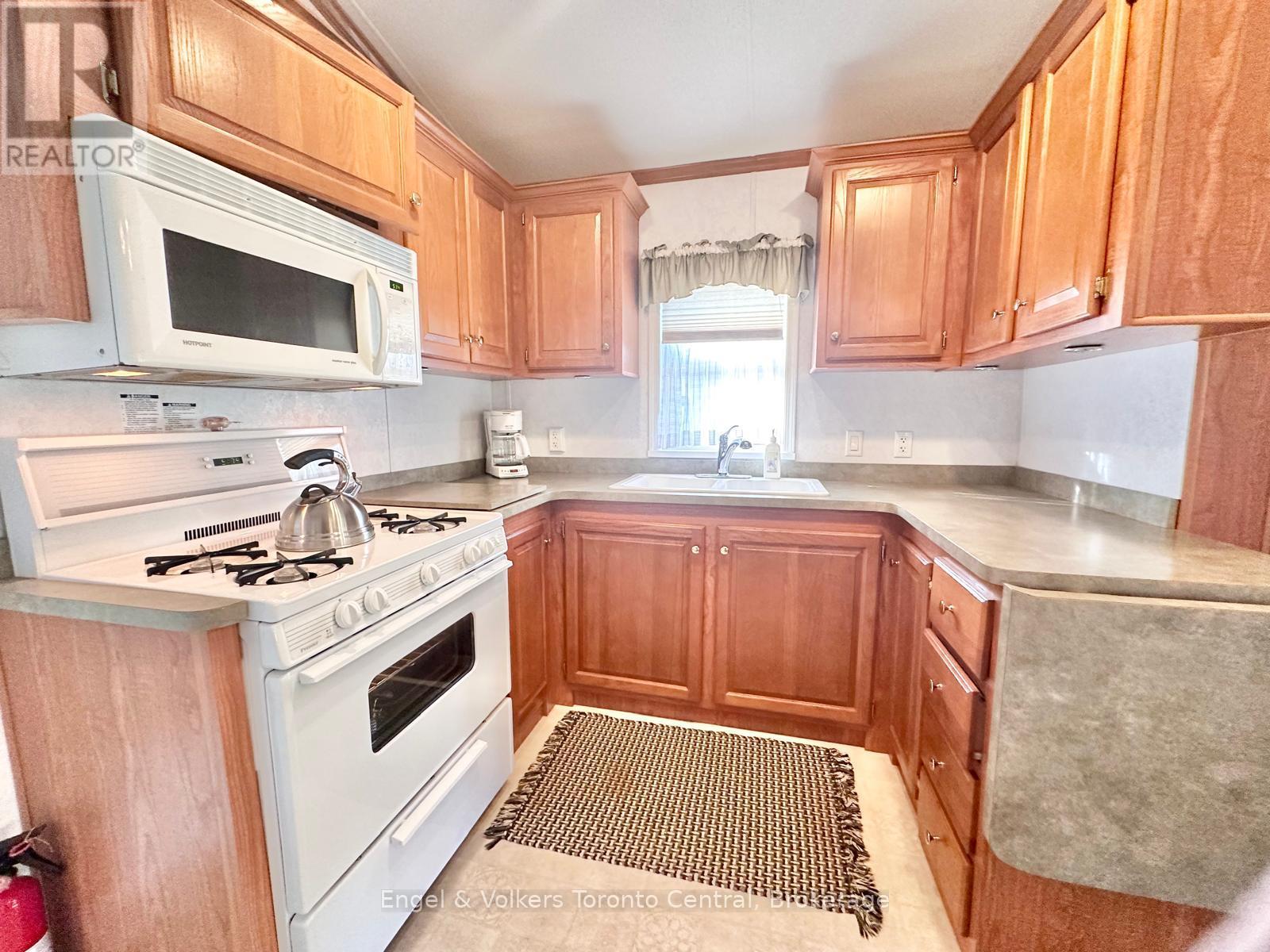 B6 - 7489 Sideroad 5 E, Wellington North, Ontario  N0G 2L0 - Photo 13 - X12881548