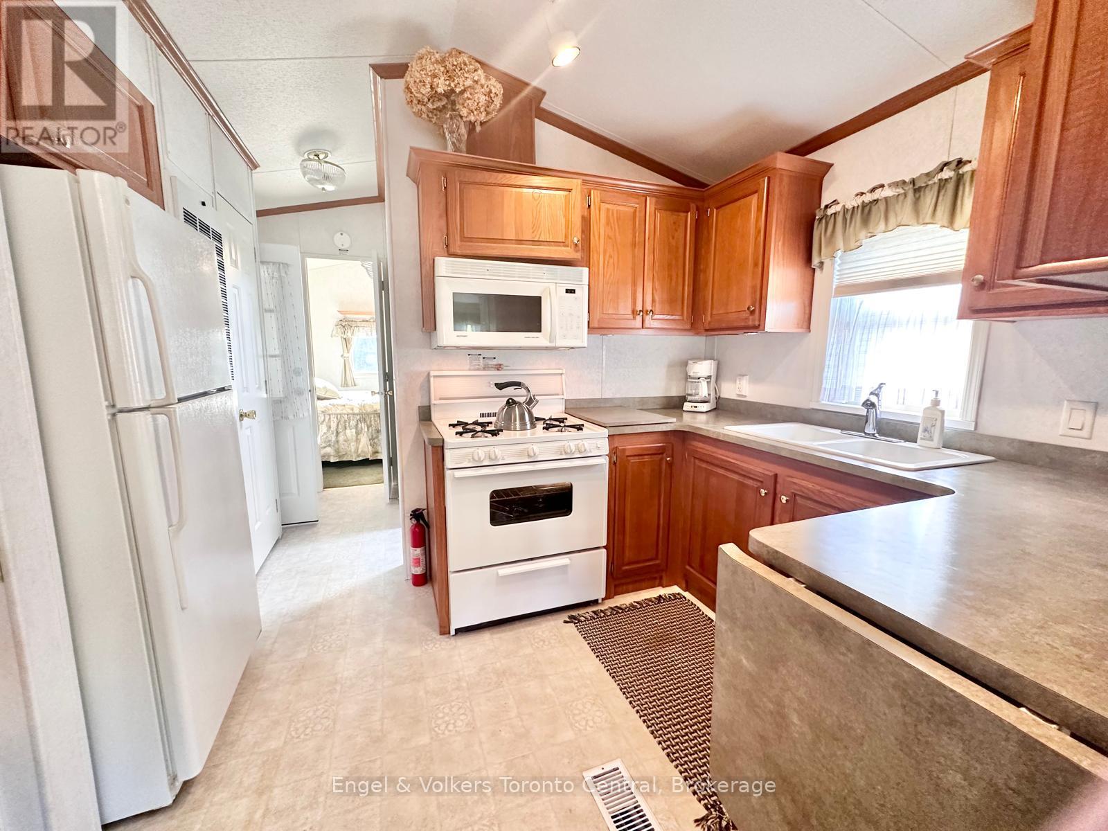 B6 - 7489 Sideroad 5 E, Wellington North, Ontario  N0G 2L0 - Photo 19 - X12881548