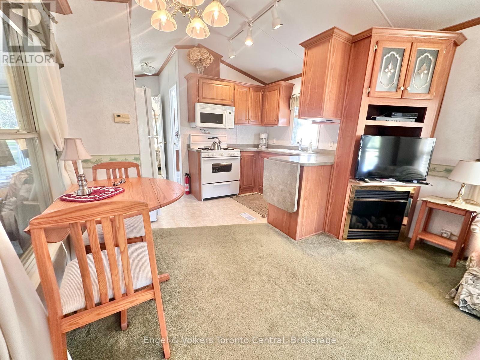 B6 - 7489 Sideroad 5 E, Wellington North, Ontario  N0G 2L0 - Photo 10 - X12881548