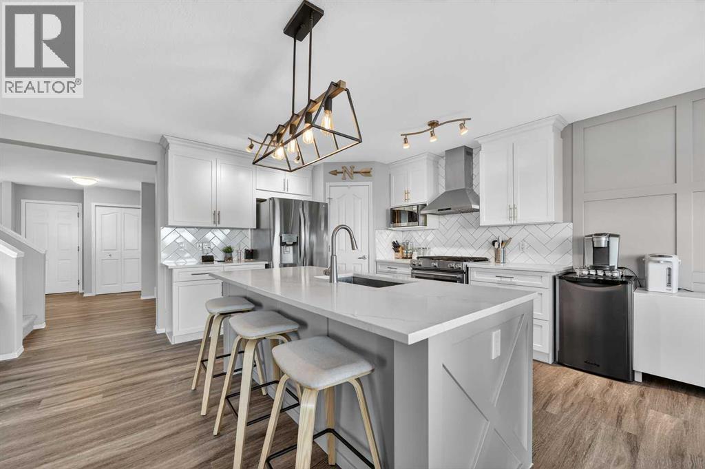 201 Saddlecrest Way NE, Calgary, Alberta  T3J 5N1 - Photo 6 - A2286442