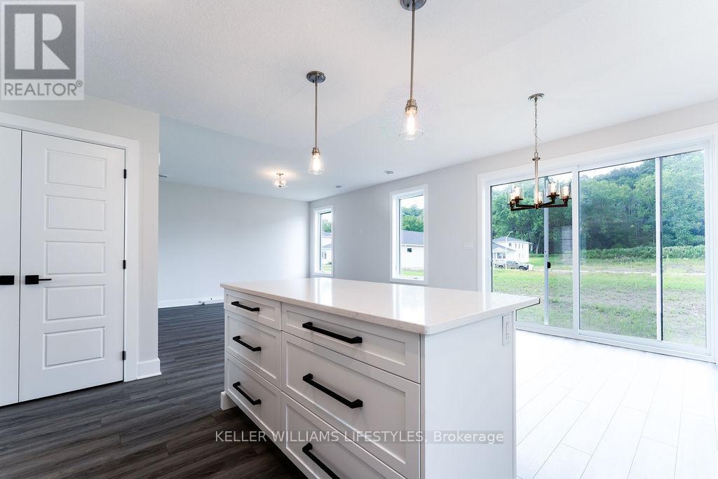 409 Breakwater Boulevard, Central Elgin, Ontario  N5L 0B5 - Photo 10 - X12916768
