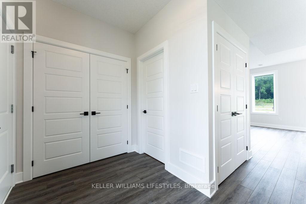 409 Breakwater Boulevard, Central Elgin, Ontario  N5L 0B5 - Photo 3 - X12916768