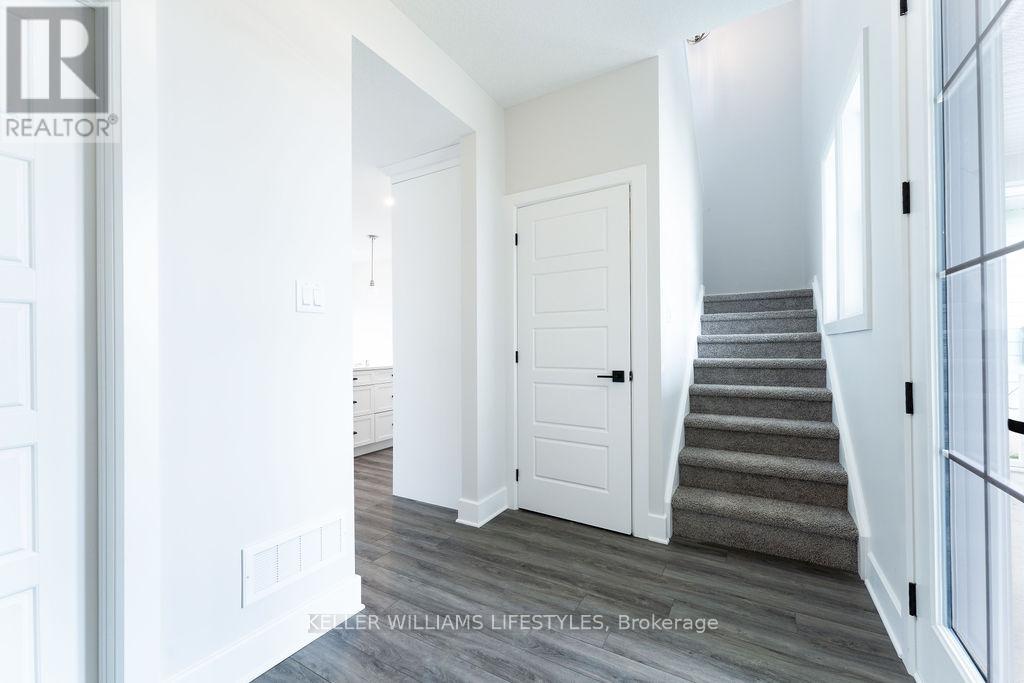 409 Breakwater Boulevard, Central Elgin, Ontario  N5L 0B5 - Photo 4 - X12916768
