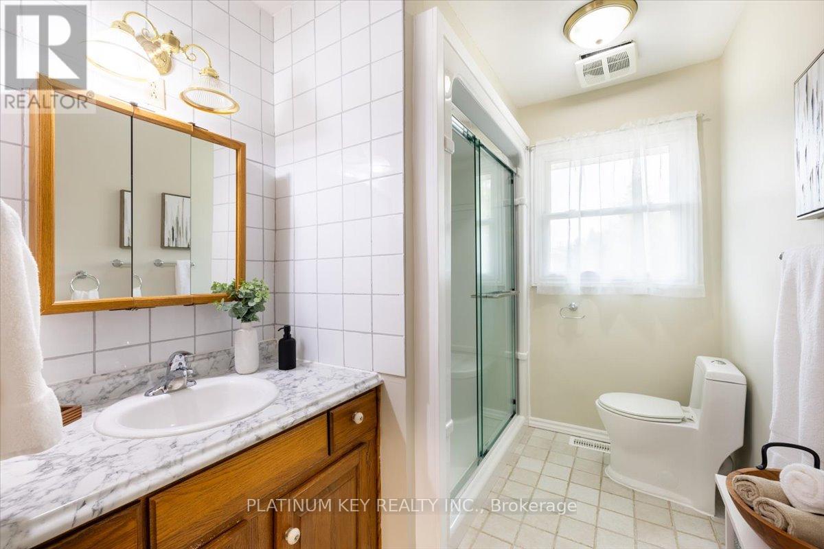 Photo 14 of 21 for 196 Mckellar Street