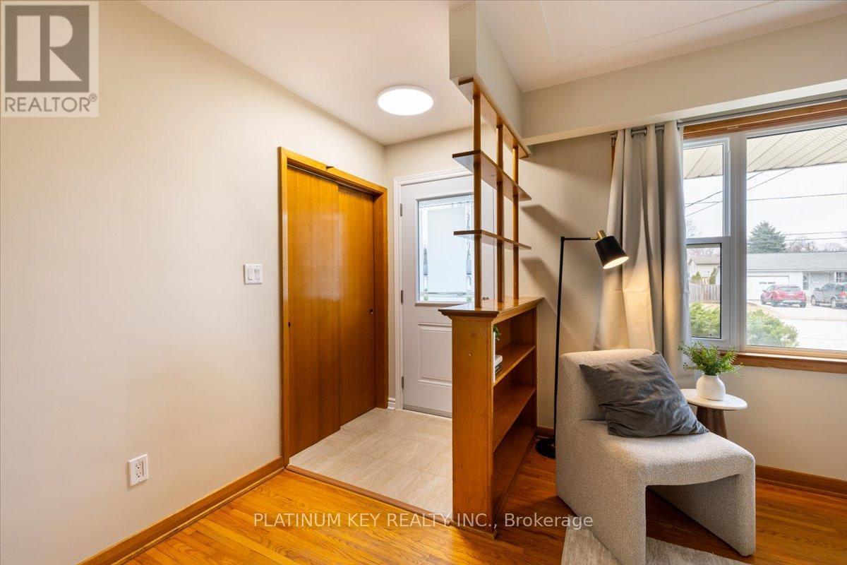 Photo 4 of 21 for 196 Mckellar Street