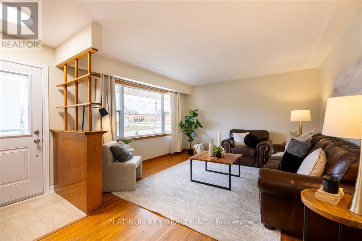 Photo 5 of 21 for 196 Mckellar Street