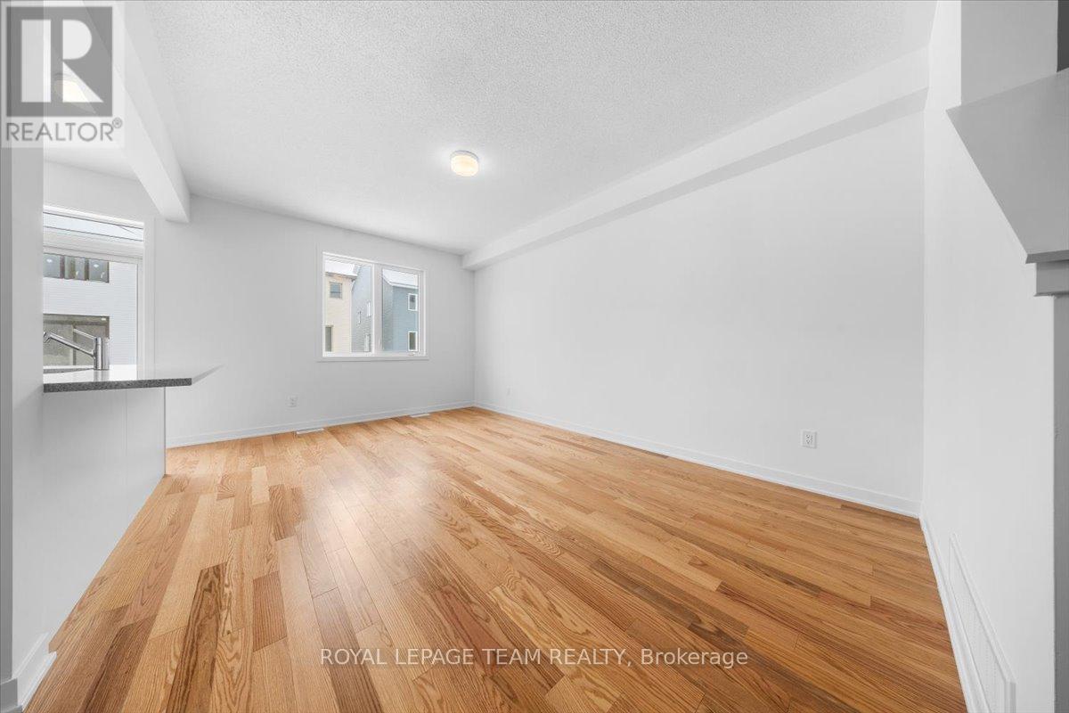 737 Tincture Place, Ottawa, Ontario  K2W 0P2 - Photo 4 - X12916812