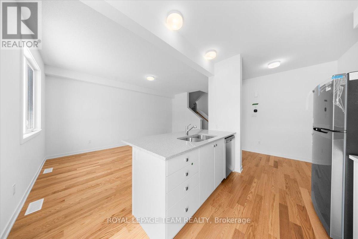 737 Tincture Place, Ottawa, Ontario  K2W 0P2 - Photo 8 - X12916812