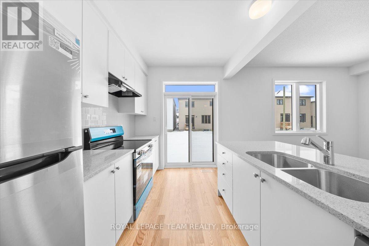 737 Tincture Place, Ottawa, Ontario  K2W 0P2 - Photo 9 - X12916812