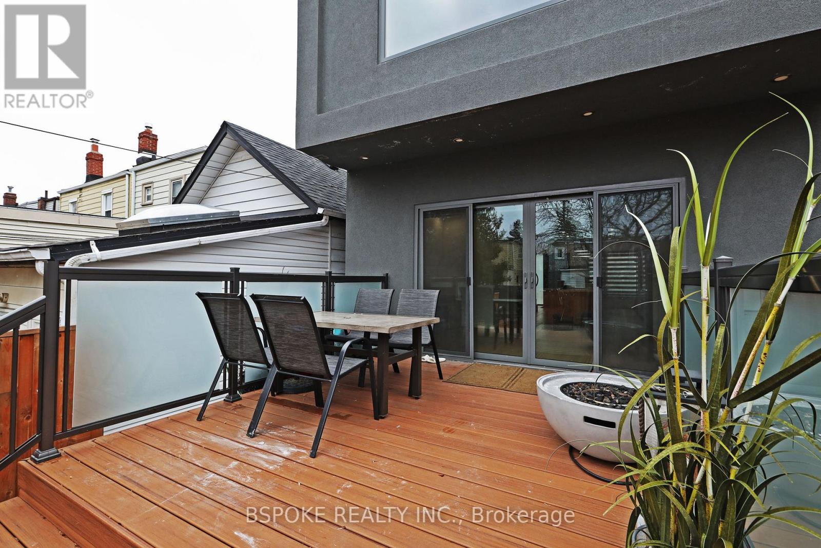 Main - 707 Mortimer Avenue, Toronto, Ontario  M4C 2K1 - Photo 28 - E12916650