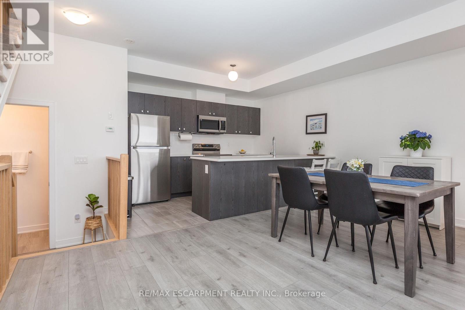 33 Red Maple Lane, Barrie, Ontario  L9J 0N4 - Photo 13 - S12855020