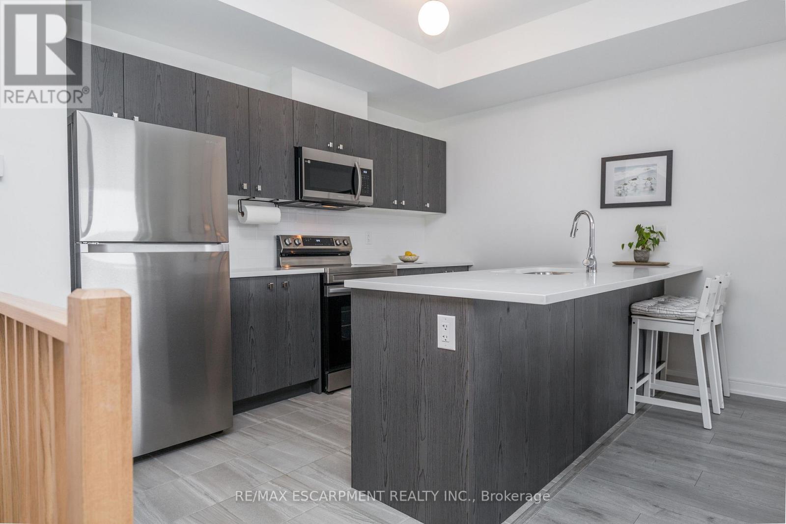 33 Red Maple Lane, Barrie, Ontario  L9J 0N4 - Photo 16 - S12855020