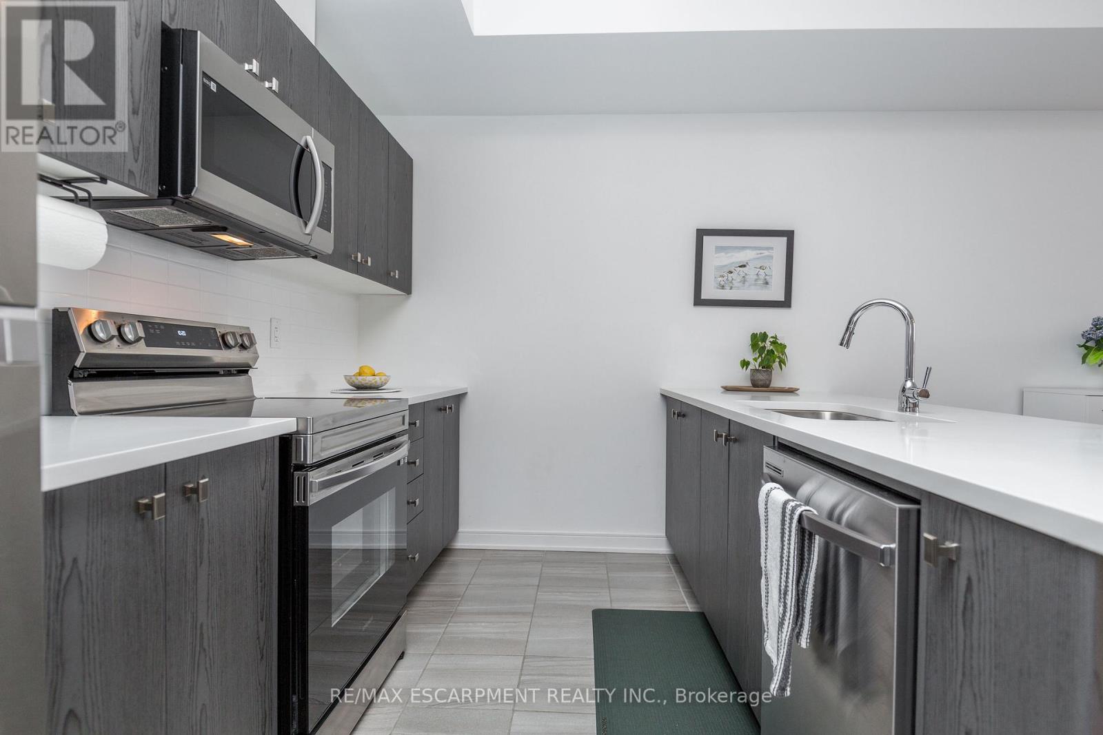 33 Red Maple Lane, Barrie, Ontario  L9J 0N4 - Photo 17 - S12855020