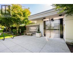 101 988 KEITH ROAD, West Vancouver, British Columbia