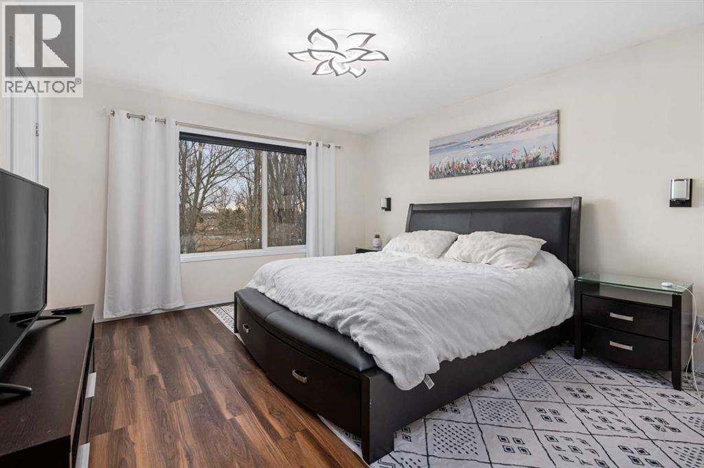 704 Woodside Drive, Airdrie, Alberta  T4B 2G9 - Photo 27 - A2284096