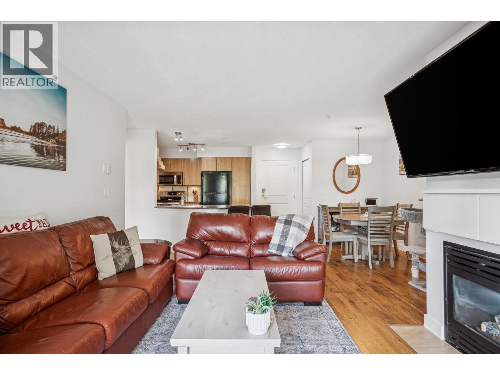 305 12020 207a Street, Maple Ridge, British Columbia  V2X 8V2 - Photo 2 - R3084566