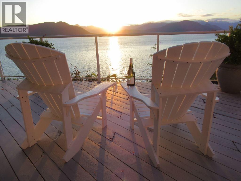 8255 PASCO ROAD, West Vancouver, British Columbia