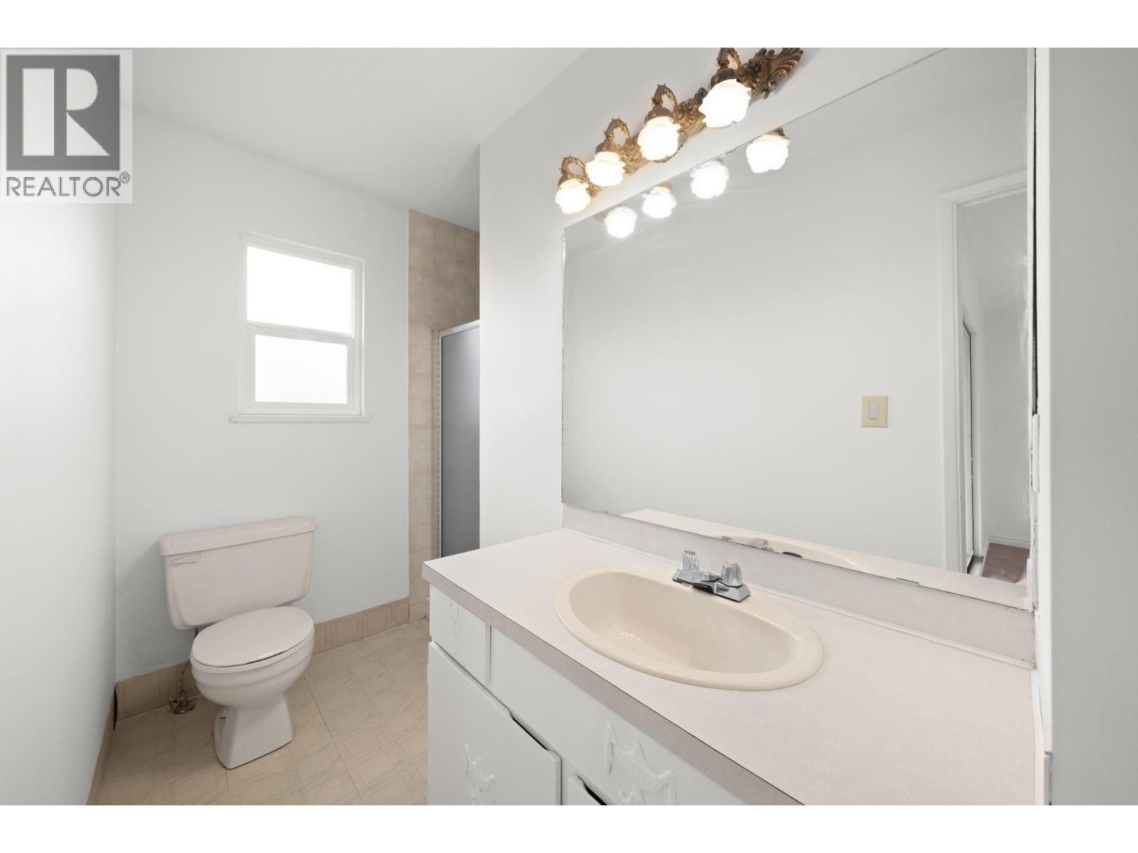 1140 Lansdowne Drive, Coquitlam, British Columbia  V3B 5R3 - Photo 18 - R3103195