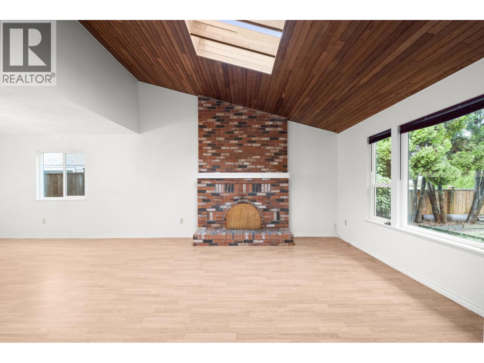 1140 Lansdowne Drive, Coquitlam, British Columbia  V3B 5R3 - Photo 4 - R3103195