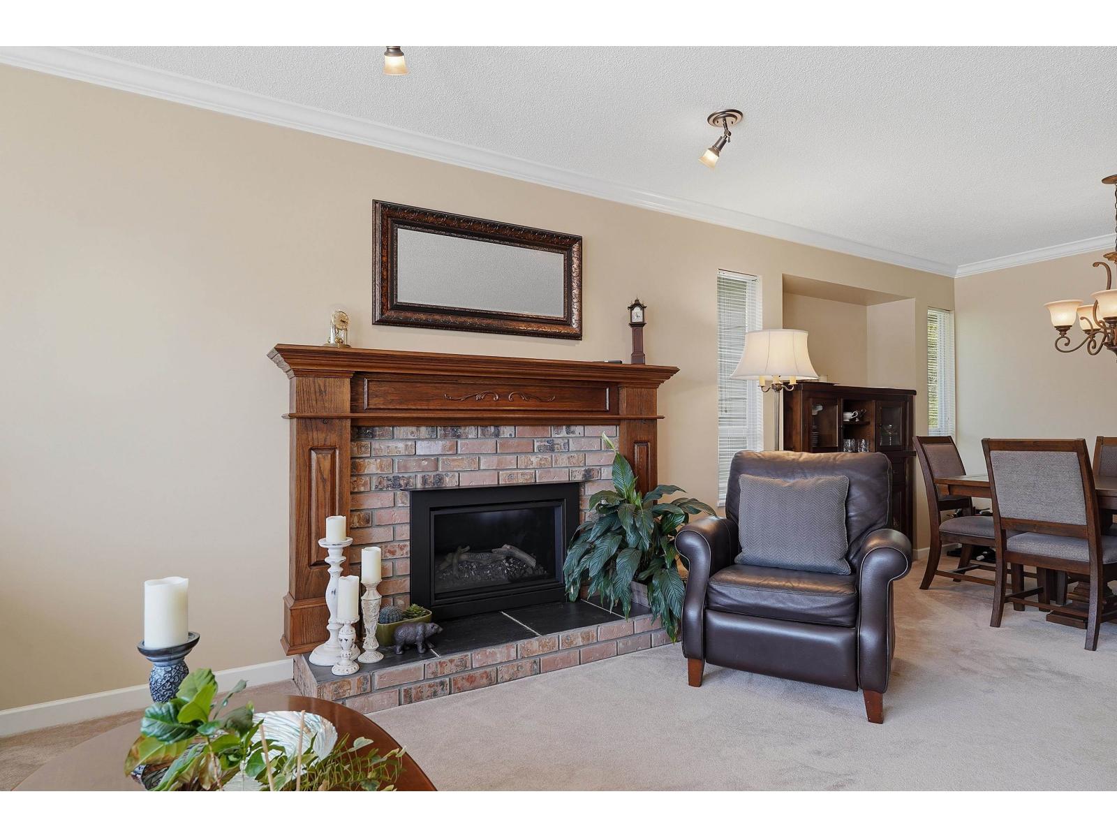 9274 155 Street, Surrey, British Columbia  V3R 9B3 - Photo 5 - R3102697