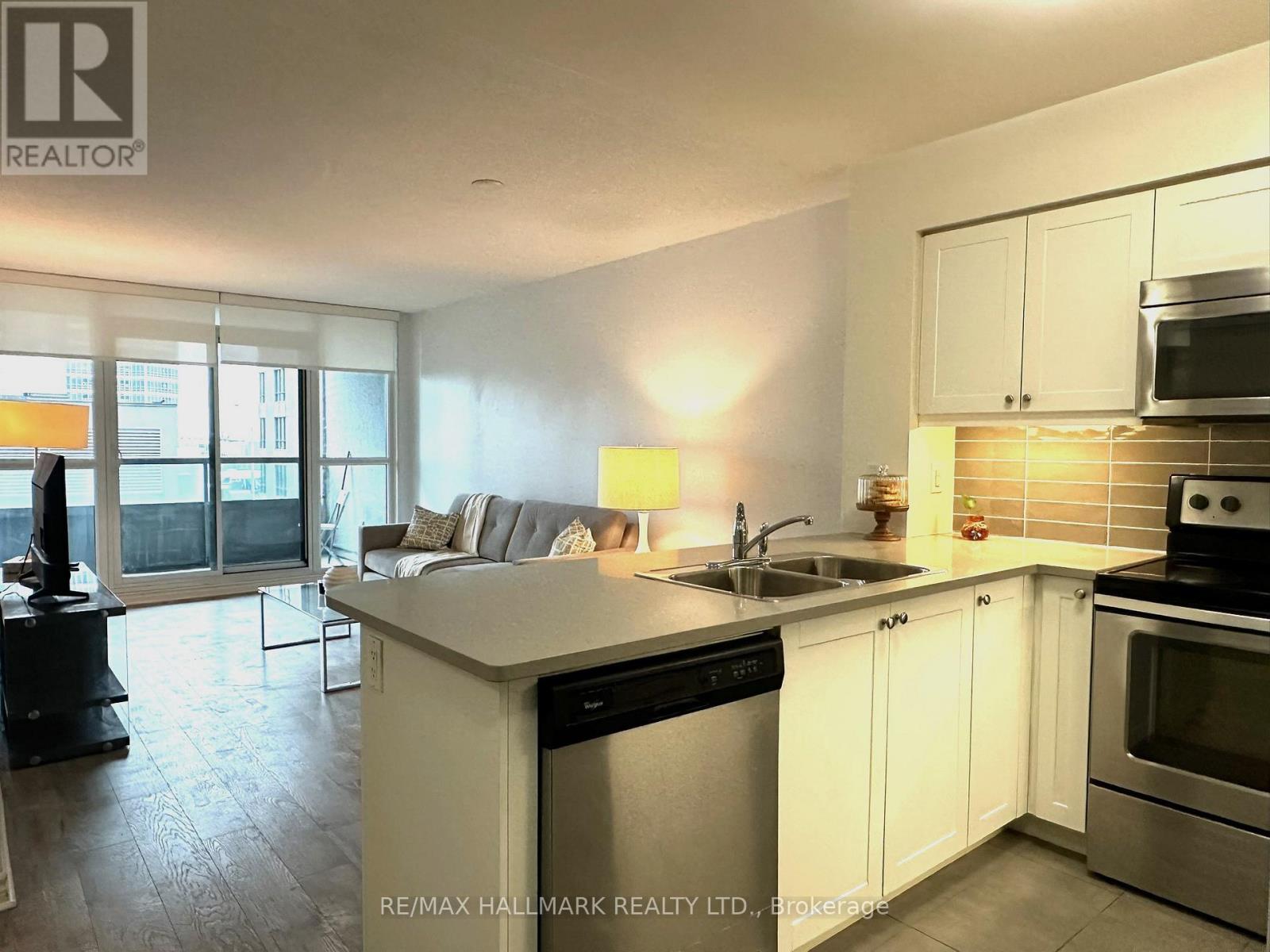 626 - 25 LOWER SIMCOE STREET, Toronto, Ontario