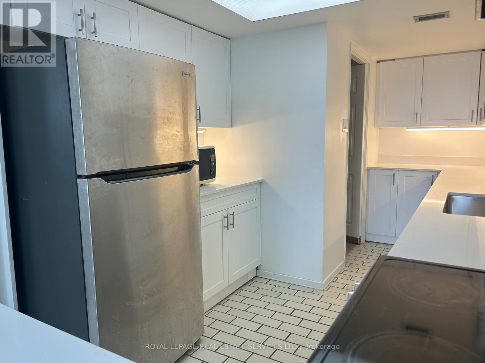 901 - 360 Bloor Street E, Toronto, Ontario  M4W 3M3 - Photo 13 - C12916842