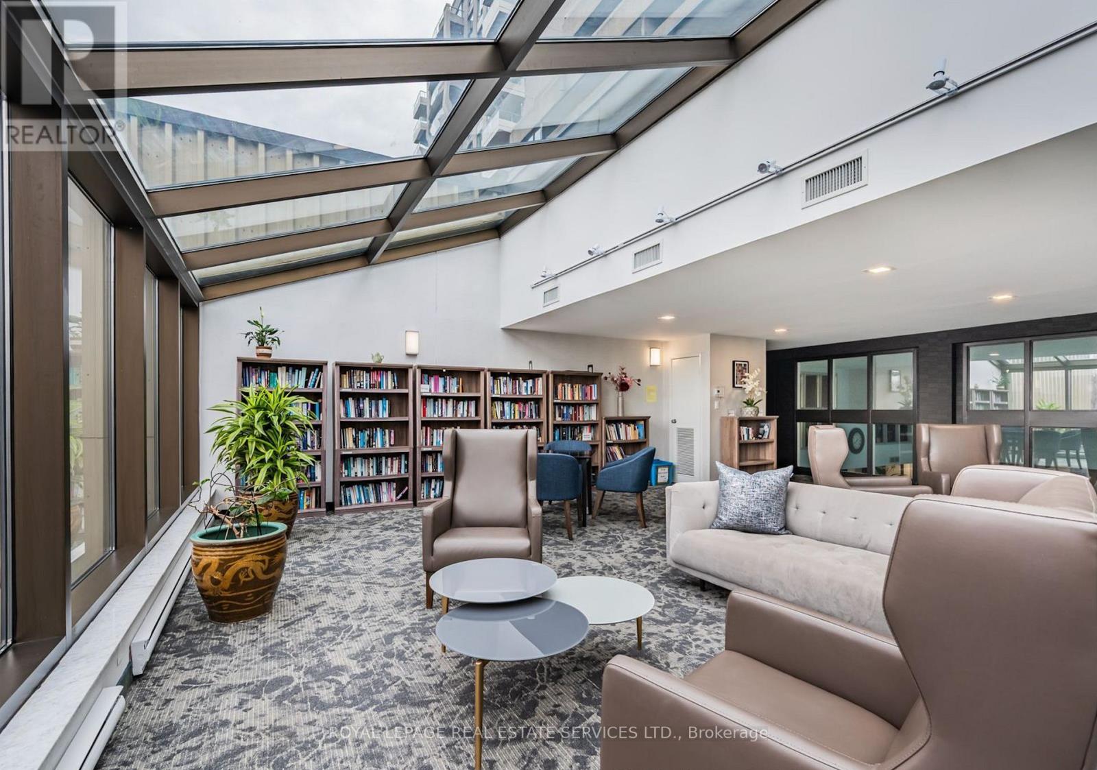 901 - 360 Bloor Street E, Toronto, Ontario  M4W 3M3 - Photo 37 - C12916842