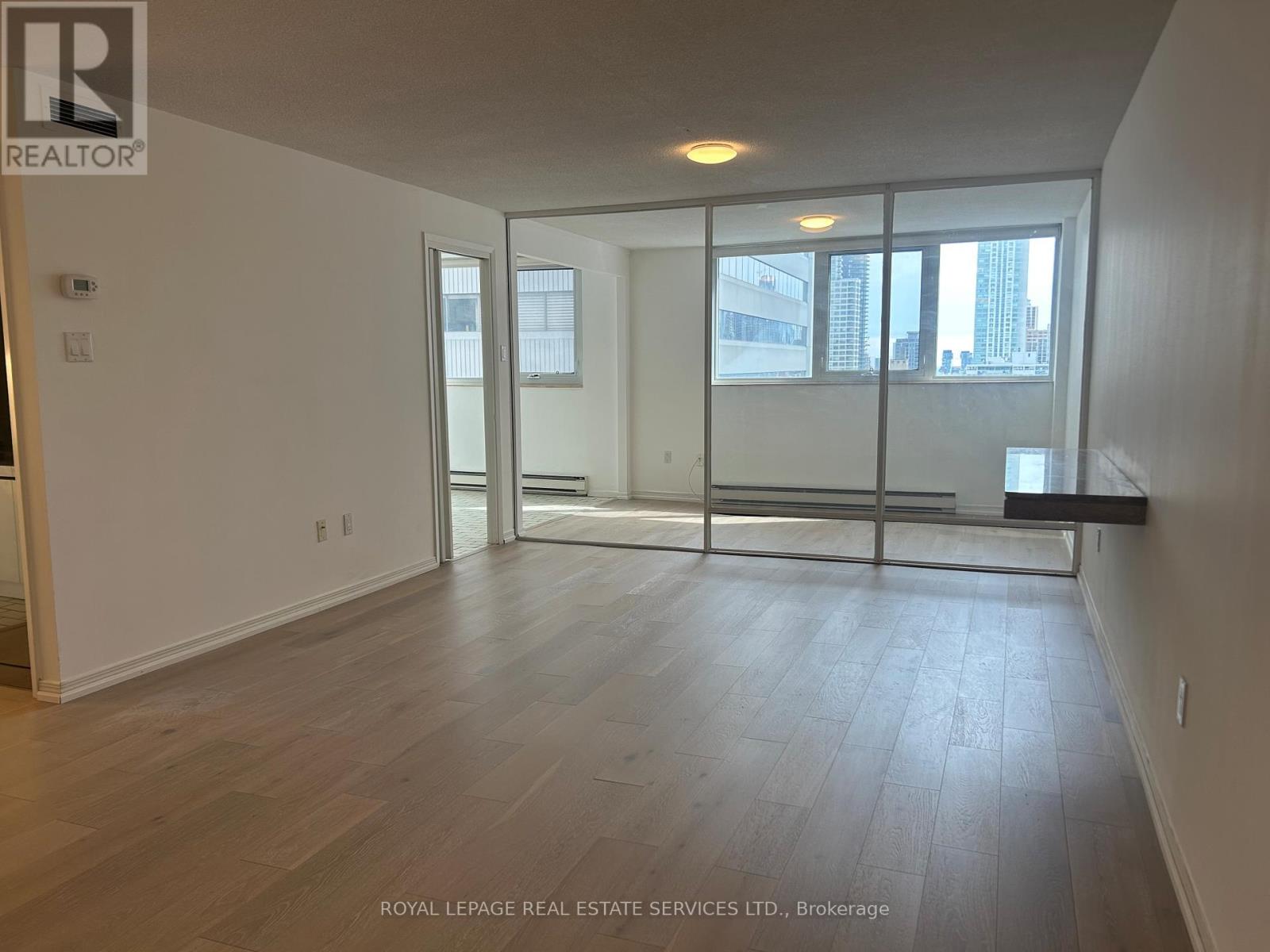 901 - 360 Bloor Street E, Toronto, Ontario  M4W 3M3 - Photo 5 - C12916842