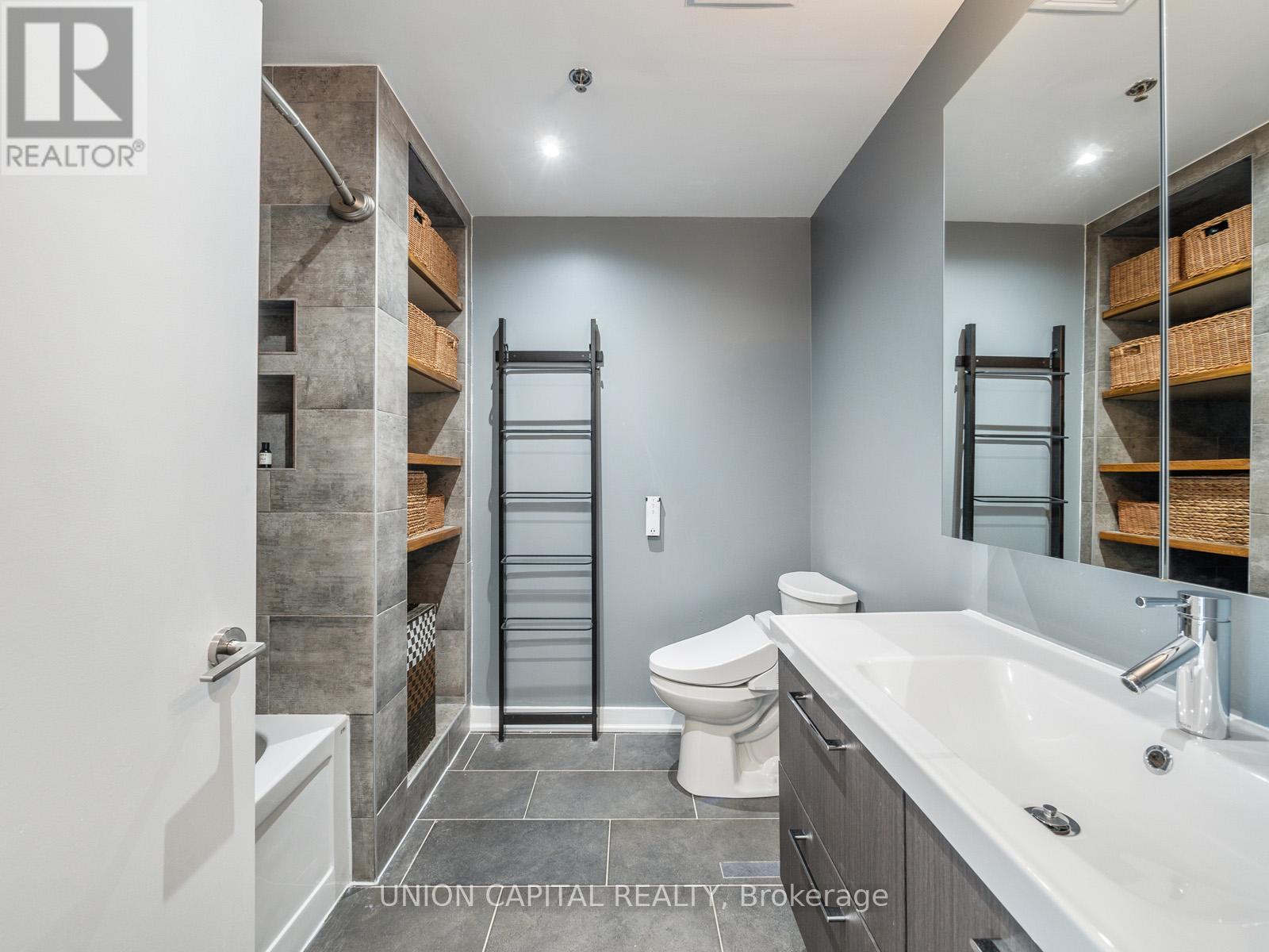 Lph9 - 21 Nelson Street, Toronto, Ontario  M5V 3H9 - Photo 27 - C12916848