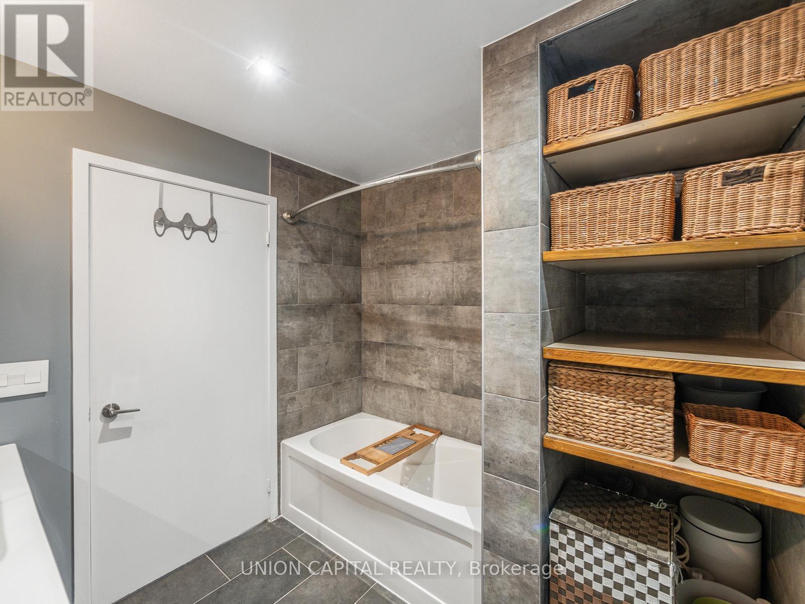 Lph9 - 21 Nelson Street, Toronto, Ontario  M5V 3H9 - Photo 28 - C12916848