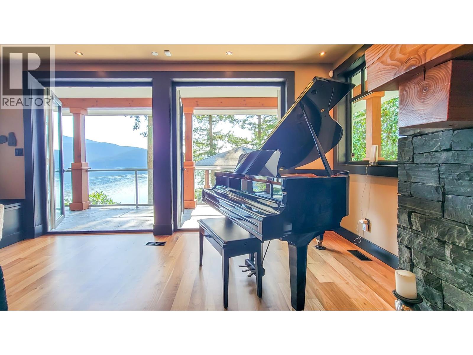 5125 Indian River Drive, North Vancouver, British Columbia  V7G 2T6 - Photo 14 - R3076609