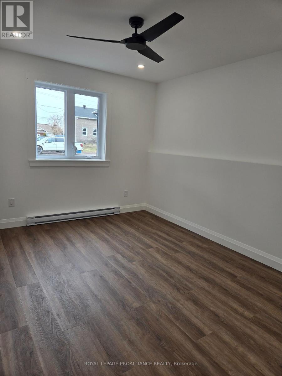 4 - 92 Lywood Street, Belleville, Ontario  K0K 1K0 - Photo 9 - X12776772