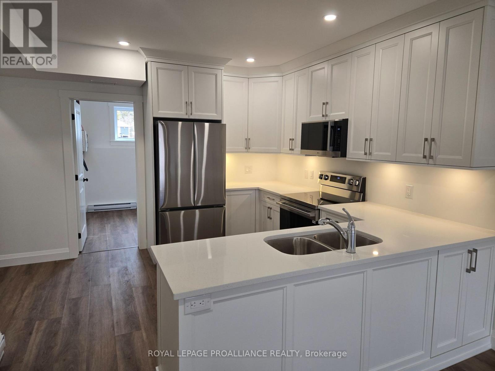 4 - 92 Lywood Street, Belleville, Ontario  K0K 1K0 - Photo 6 - X12776772