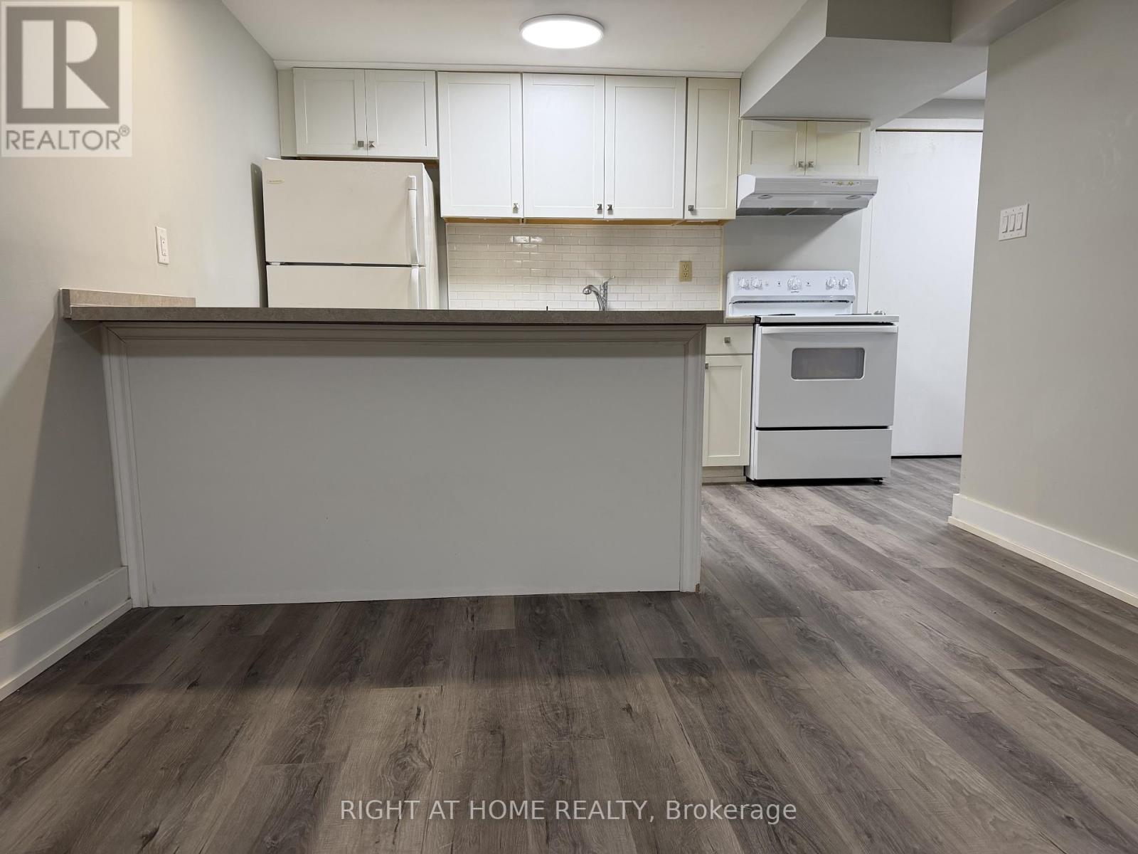 BSMT - 7 CARRUTHERS CRESCENT, Barrie, Ontario