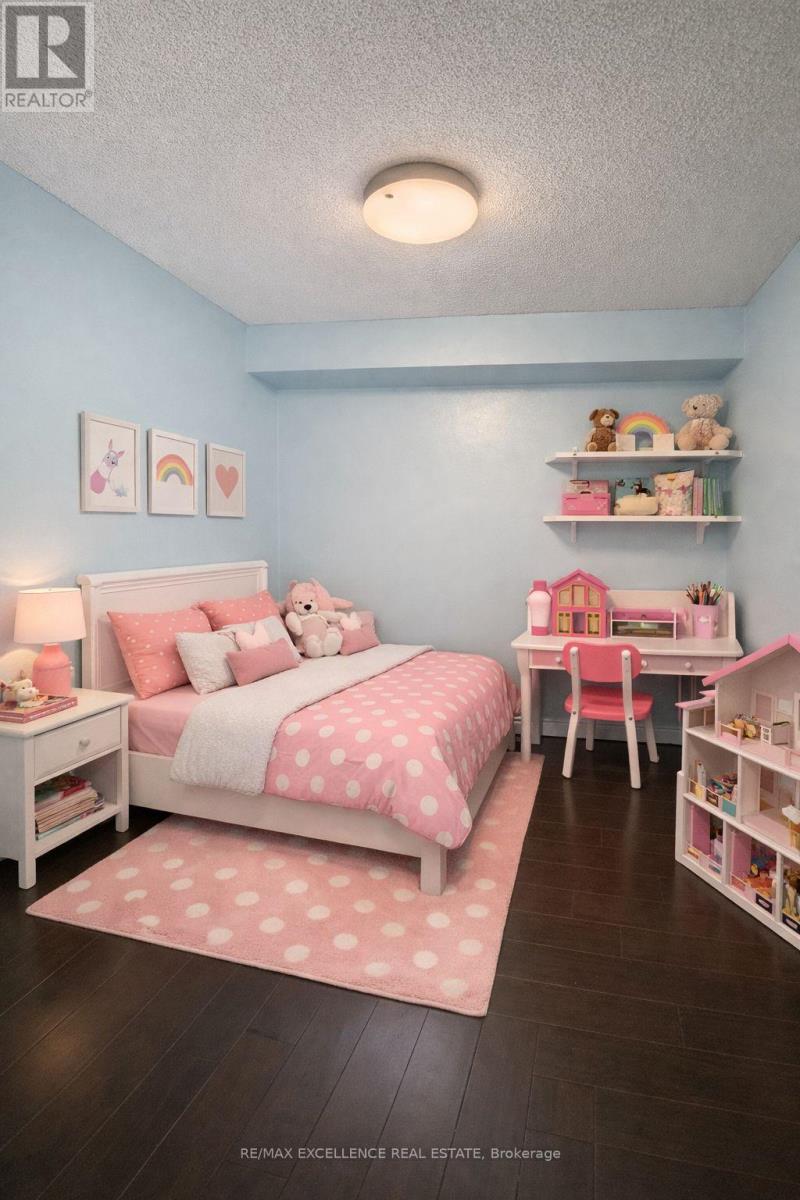 2033 - 3043 Finch Avenue W, Toronto, Ontario  M9M 0A4 - Photo 8 - W12916772