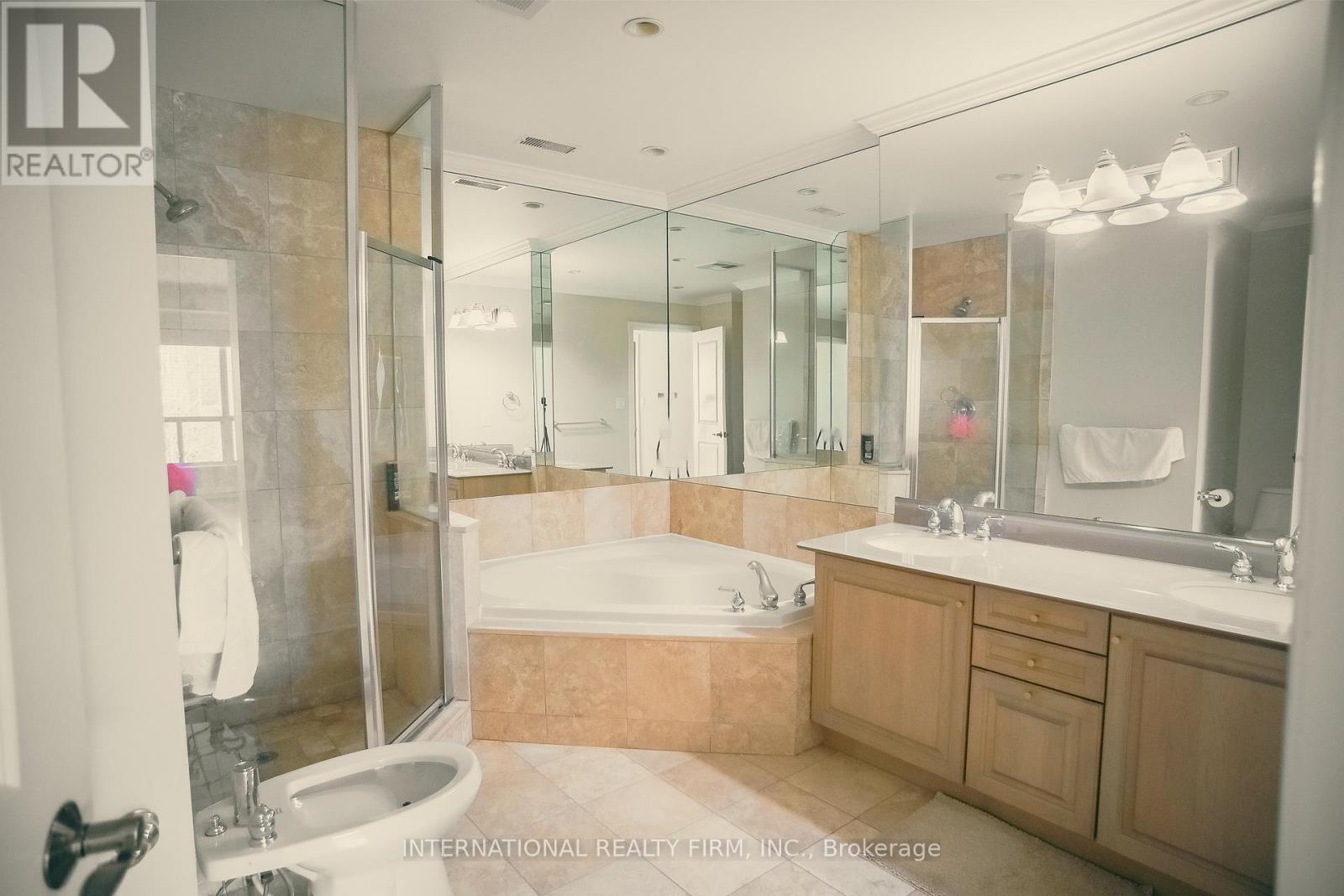 Ph502 - 80 Palace Pier Court, Toronto, Ontario  M8V 4C1 - Photo 10 - W12916802