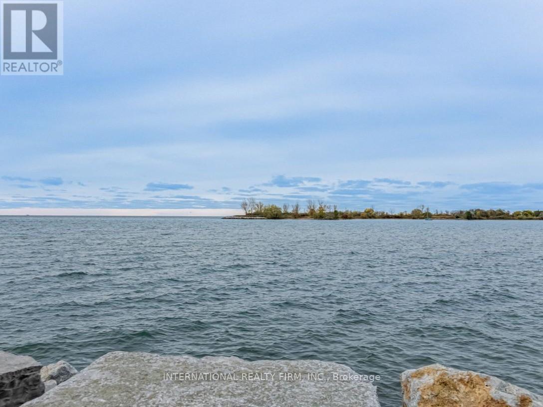 Ph502 - 80 Palace Pier Court, Toronto, Ontario  M8V 4C1 - Photo 23 - W12916802