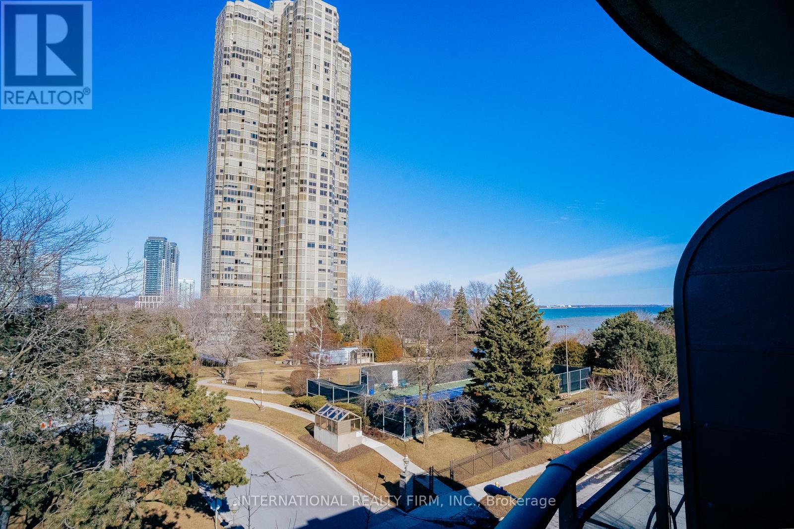 Ph502 - 80 Palace Pier Court, Toronto, Ontario  M8V 4C1 - Photo 3 - W12916802