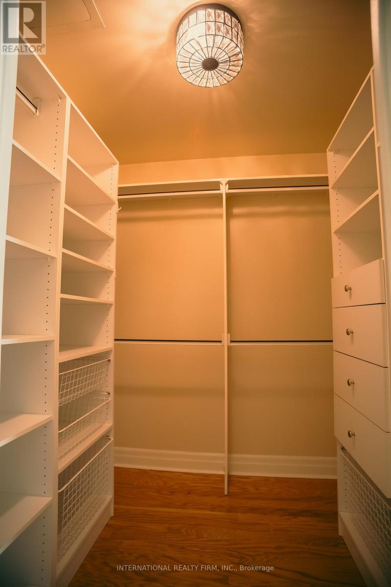 Ph502 - 80 Palace Pier Court, Toronto, Ontario  M8V 4C1 - Photo 9 - W12916802