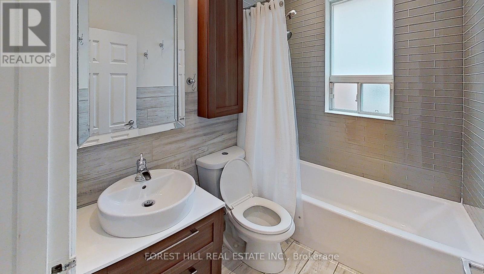 Main - 32 Rotherham Avenue, Toronto, Ontario  M6M 1M2 - Photo 15 - W12916808