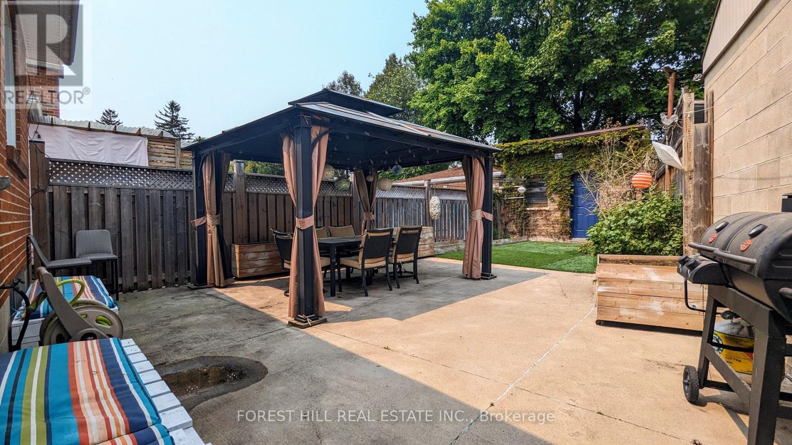 Main - 32 Rotherham Avenue, Toronto, Ontario  M6M 1M2 - Photo 17 - W12916808